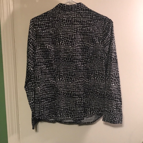 *CLEAR-OUT 3/18*APT. 9 ANIMAL PRINT BUTTONDOWN - Picture 4 of 6